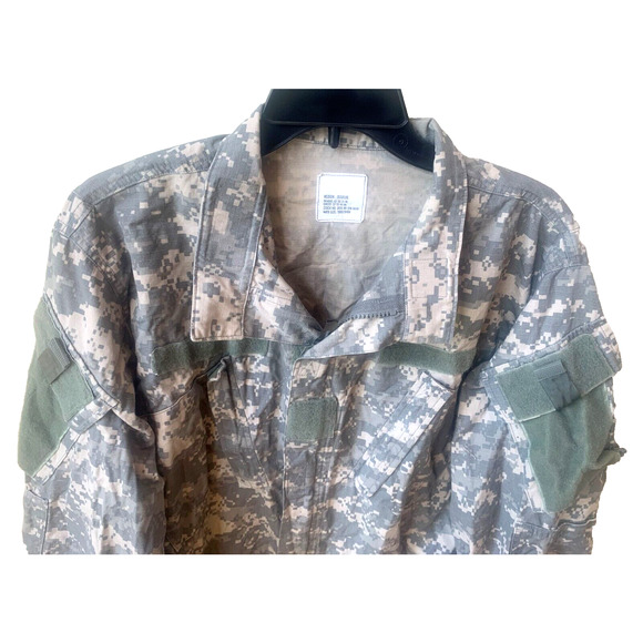 US Army Combat Uniform Coat Shirt ACU Cotton Blend Non FR UCP sz MR - READ - Picture 2 of 10